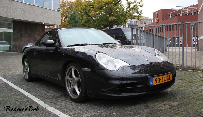 Porsche-911-996-Carrera-2-Cabriolet rechtsvoor
